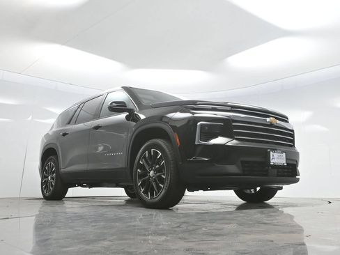 New 2026 Chevrolet Traverse LT w/ Sun and Wheel Package FWD image 70