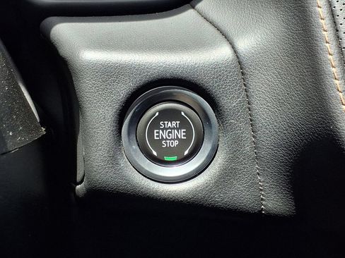 Used 2023 GMC Yukon AT4 w/ AT4 Premium Package AWD/4WD image 11