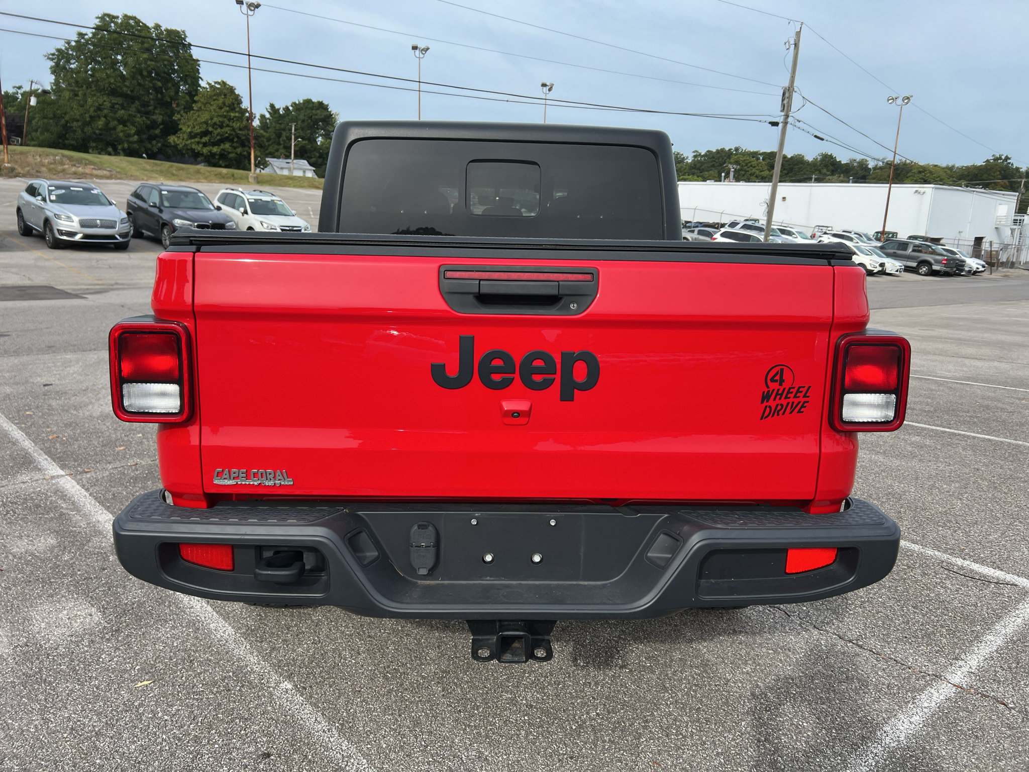 Used 2022 Jeep Gladiator Sport AWD/4WD image 4