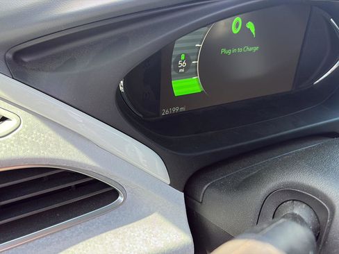 Used 2020 Chevrolet Bolt LT image 6