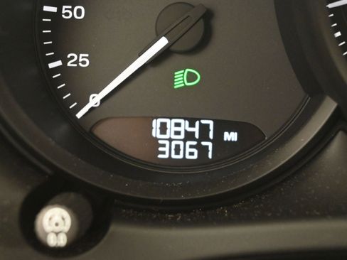 Certified 2025 Porsche Macan image 20