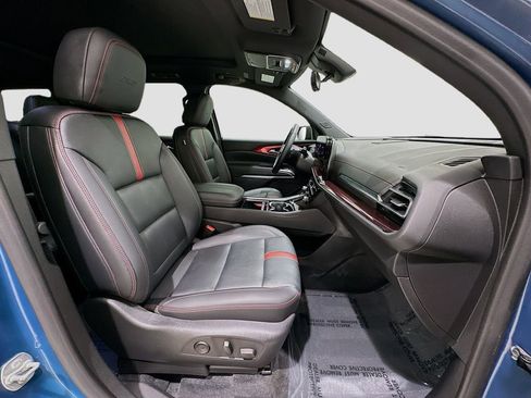 Used 2024 Chevrolet Traverse RS image 31