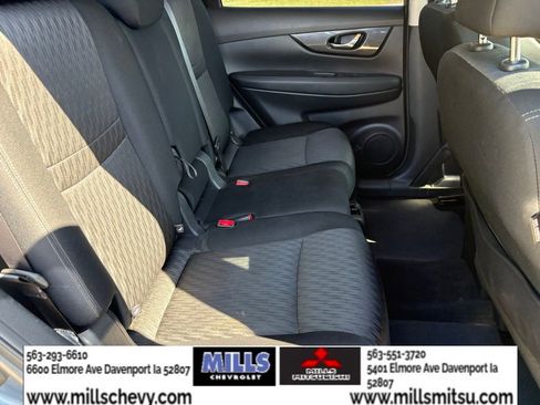 Used 2017 Nissan Rogue S AWD/4WD image 18