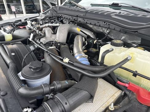 Used 2022 Ford F250 Lariat w/ Lariat Ultimate Package AWD/4WD image 17