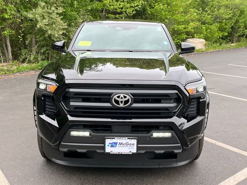 Used 2024 Toyota Tacoma SR5 AWD/4WD image 8