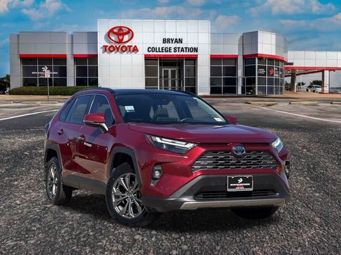 Used 2022 Toyota RAV4 Limited image 1