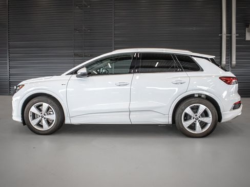 Used 2025 Audi Q4 e-tron Premium Plus w/ Premium Plus AWD/4WD image 14