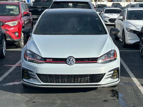 Used 2019 Volkswagen Golf 4-Door image 2