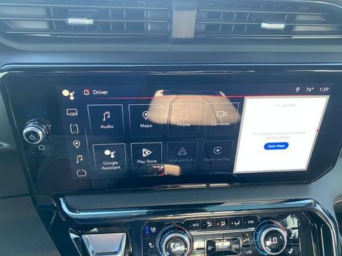 Used 2025 GMC Sierra 1500 AT4 w/ Technology Package AWD/4WD image 16