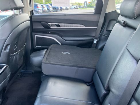 Used 2023 Kia Telluride EX image 35