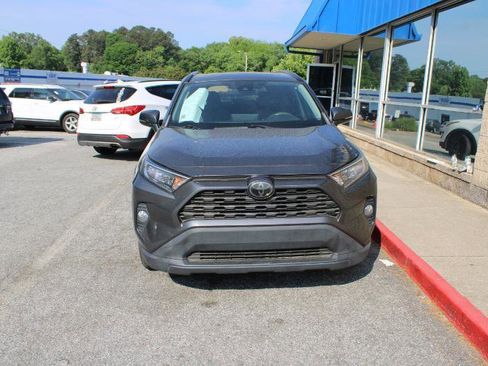 Used 2019 Toyota RAV4 XLE w/ Carpet Mat Package AWD/4WD image 2