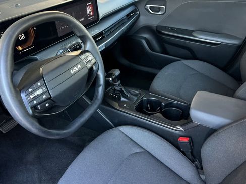 Used 2025 Kia K4 LXS image 14