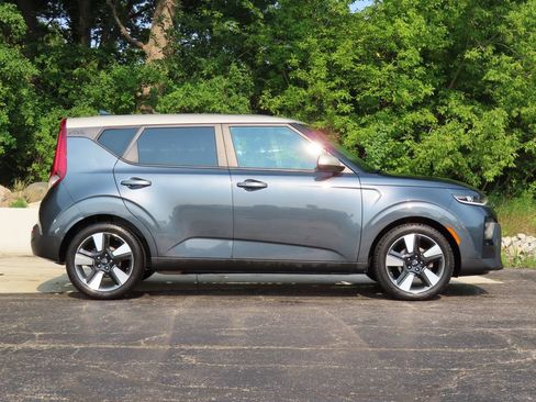 Used 2020 Kia Soul EX w/ Option Group 015 FWD image 2