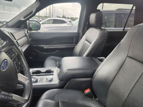 Used 2018 Ford Expedition Max XLT w/ Equipment Group 202A AWD/4WD image 11
