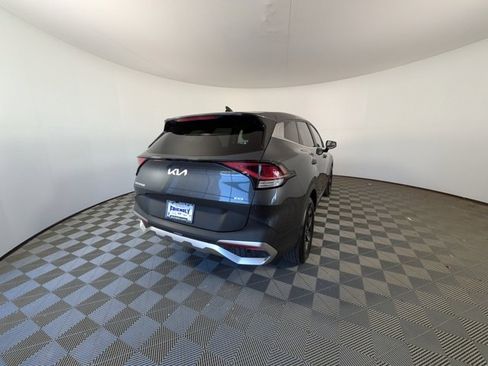 Used 2023 Kia Sportage LX image 5