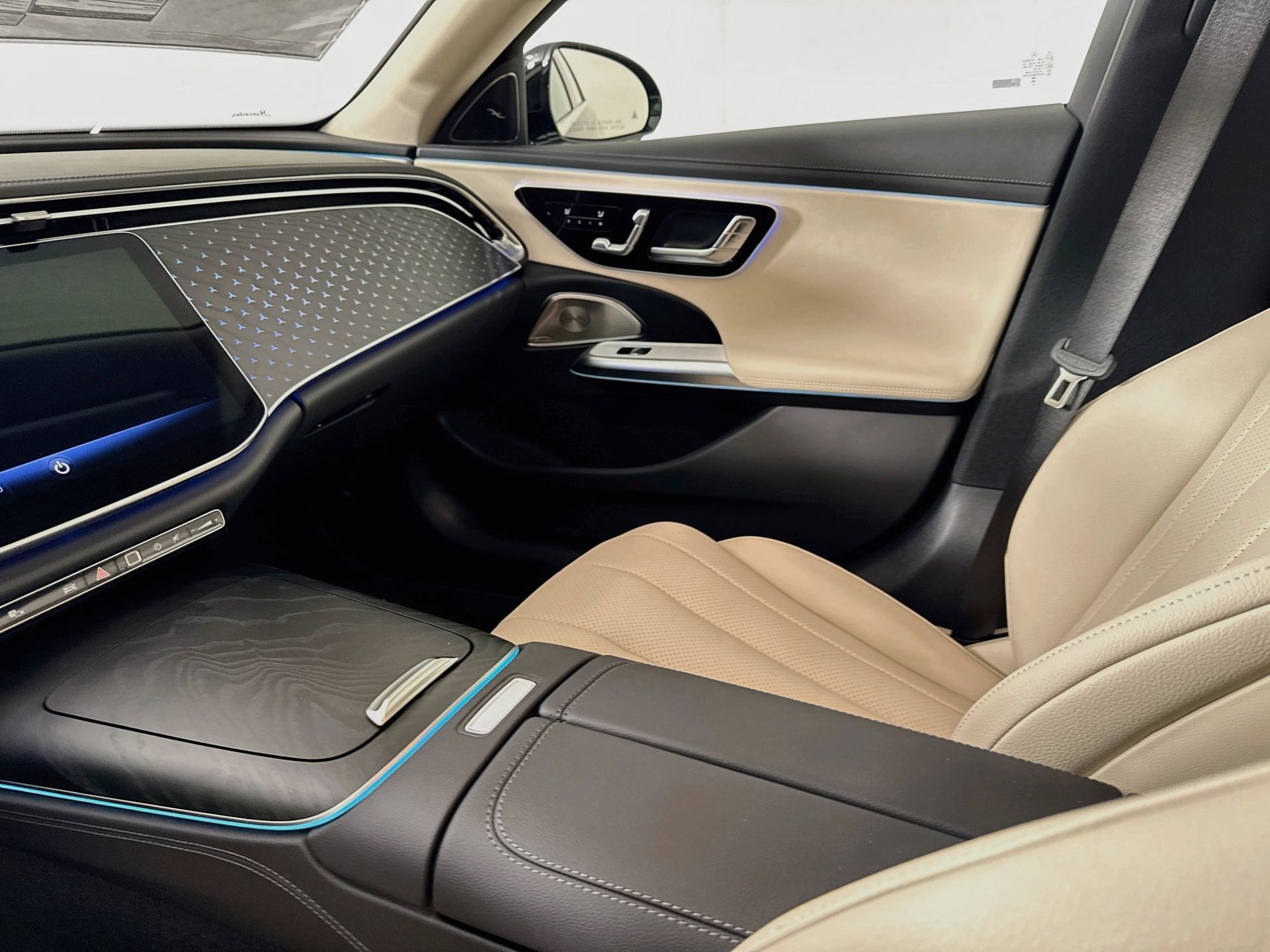 New 2027 Mercedes-Benz E 350 4MATIC Sedan image 26