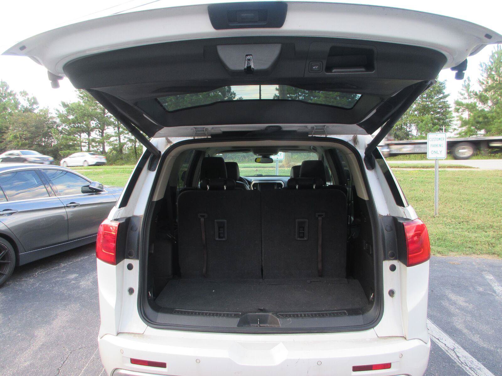 Used 2019 GMC Acadia Denali w/ Technology Package AWD/4WD image 5