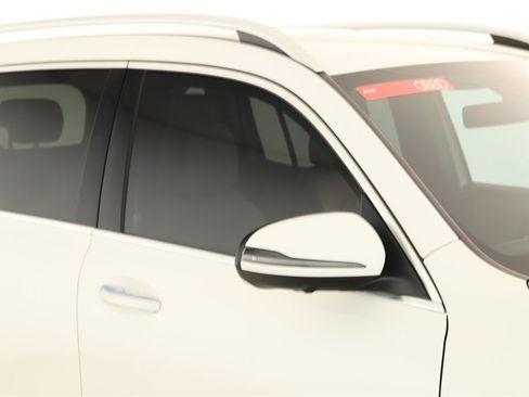 Used 2021 Mercedes-Benz GLB 250 image 33