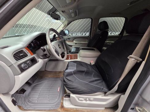 Used 2011 Chevrolet Avalanche LTZ image 18