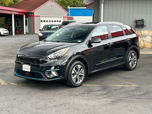 Used 2020 Kia Niro EX Premium w/ Cold Weather Package image 2