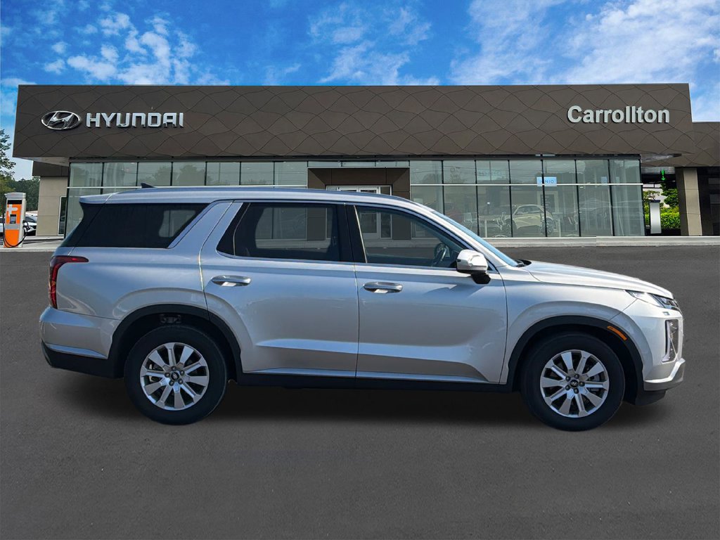 Used 2025 Hyundai Palisade SEL FWD image 4