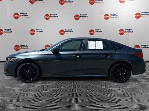 Used 2024 Honda Civic Sport image 2