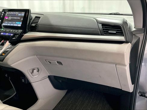 Used 2023 Honda Odyssey EX-L image 13