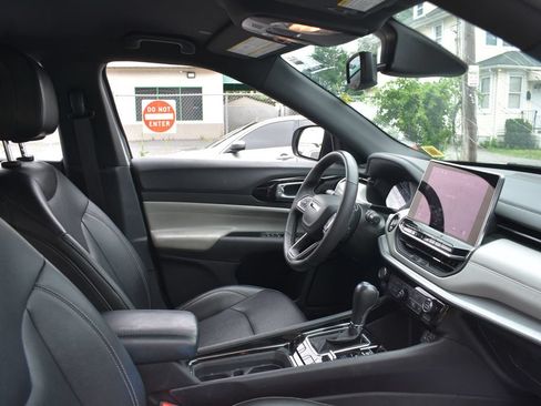 Used 2025 Jeep Compass Limited AWD/4WD image 20