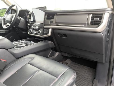 Used 2023 Ford Expedition Max XLT AWD/4WD image 6