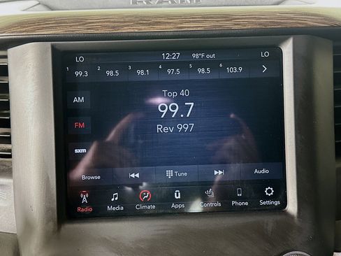 Used 2020 RAM 1500 Laramie AWD/4WD image 21