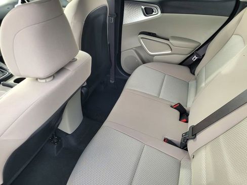 Used 2025 Kia Soul LX FWD image 9