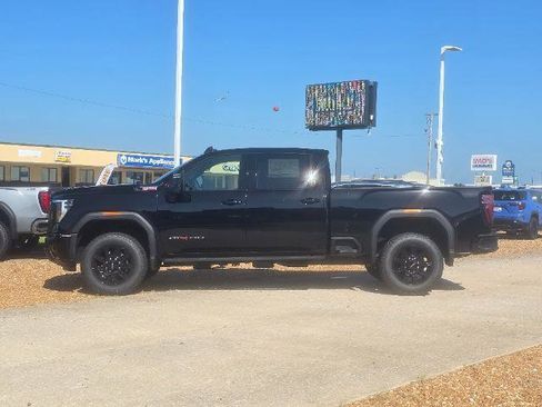 New 2025 GMC Sierra 2500 AT4 w/ AT4 Premium Plus Package image 3