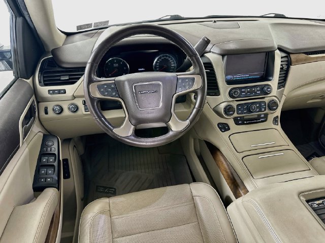 Used 2020 GMC Yukon XL Denali w/ Denali Premium Package AWD/4WD image 30