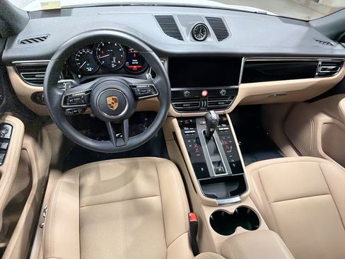 Certified 2026 Porsche Macan AWD/4WD image 17