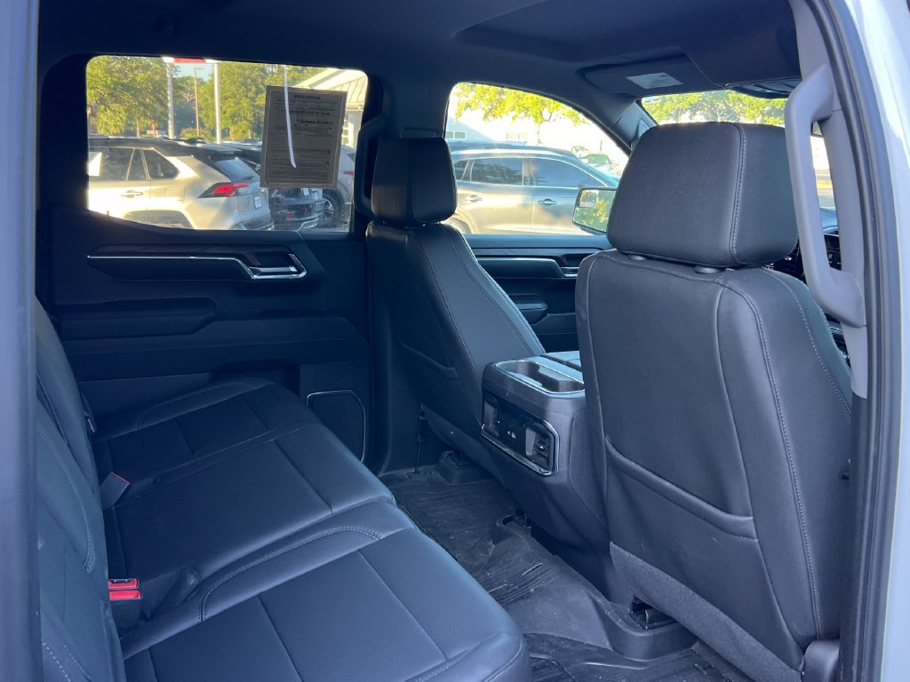 Used 2024 GMC Sierra 1500 SLT AWD/4WD image 12