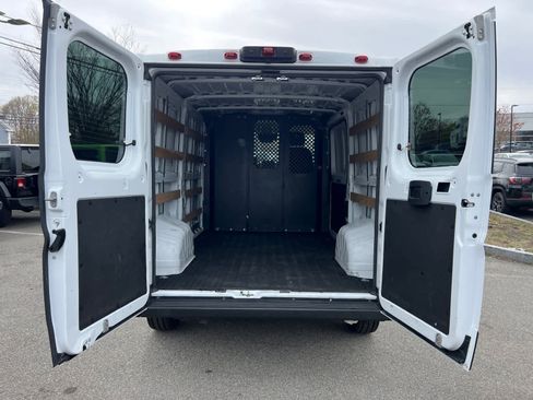 Used 2025 RAM ProMaster 2500 w/ U-Haul Equipment Group FWD image 35