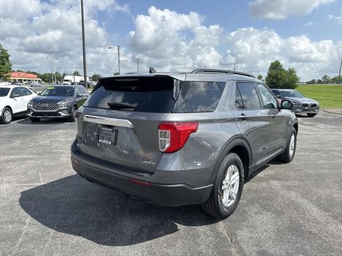 Used 2023 Ford Explorer XLT AWD/4WD image 5