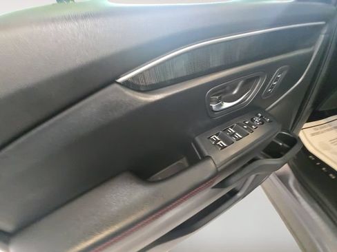 Used 2025 Honda Pilot Black Edition image 10