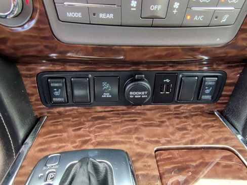 Used 2019 Nissan Armada SL w/ Premium Package RWD image 28