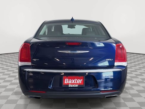 Used 2017 Chrysler 300 Limited AWD/4WD image 18