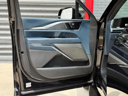 Used 2025 Cadillac Escalade IQ Luxury 2 w/ LPO, Premium Carpet Package AWD/4WD image 14