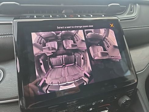 Used 2025 Jeep Grand Cherokee L Limited w/ Luxury Tech Group II image 53