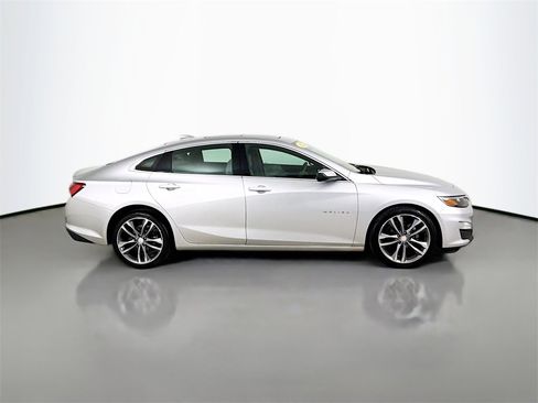 Used 2022 Chevrolet Malibu LT image 12
