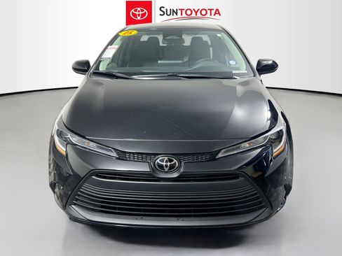 Used 2025 Toyota Corolla LE FWD image 10