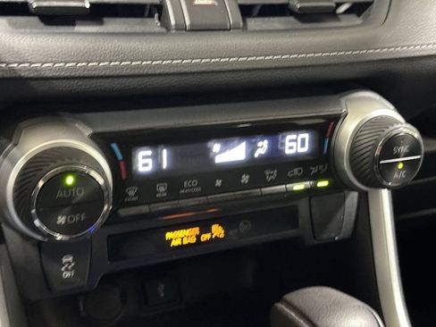 Used 2020 Toyota RAV4 LE AWD/4WD image 16