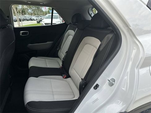 Used 2024 Hyundai Venue SEL image 27