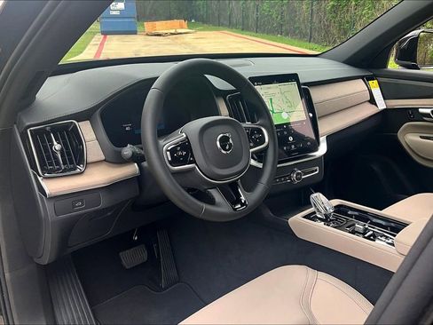 New 2026 Volvo XC90 B5 Plus AWD/4WD image 31