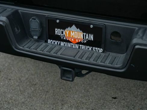 Used 2018 Chevrolet Colorado ZR2 w/ ZR2 Midnight Special Edition AWD/4WD image 9