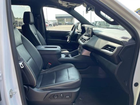 Used 2024 GMC Yukon SLT AWD/4WD image 32