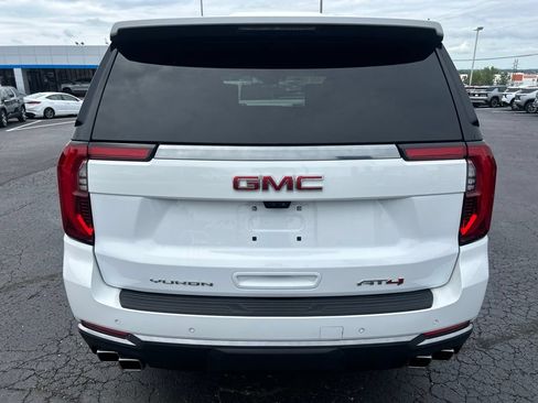 Used 2025 GMC Yukon AT4 w/ AT4 Premium Plus Package AWD/4WD image 6